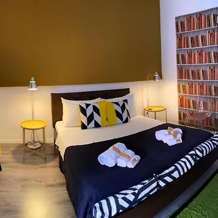 Alojamento de Acomodação e Pequeno-almoço Minihomecatania 3*